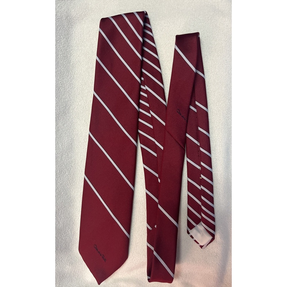 Vtg Oscar de la Renta Men's Necktie Red White Diagonal Pin Stripes 52" - Picture 2 of 4